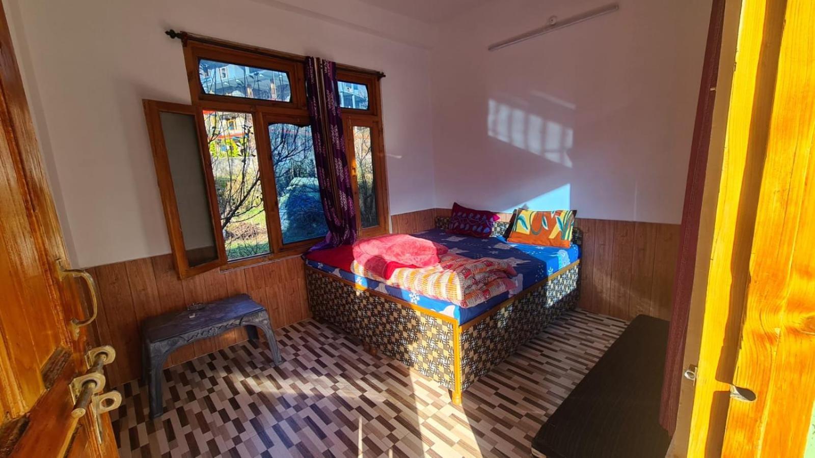 Snow View Guest House Kasol Cameră foto