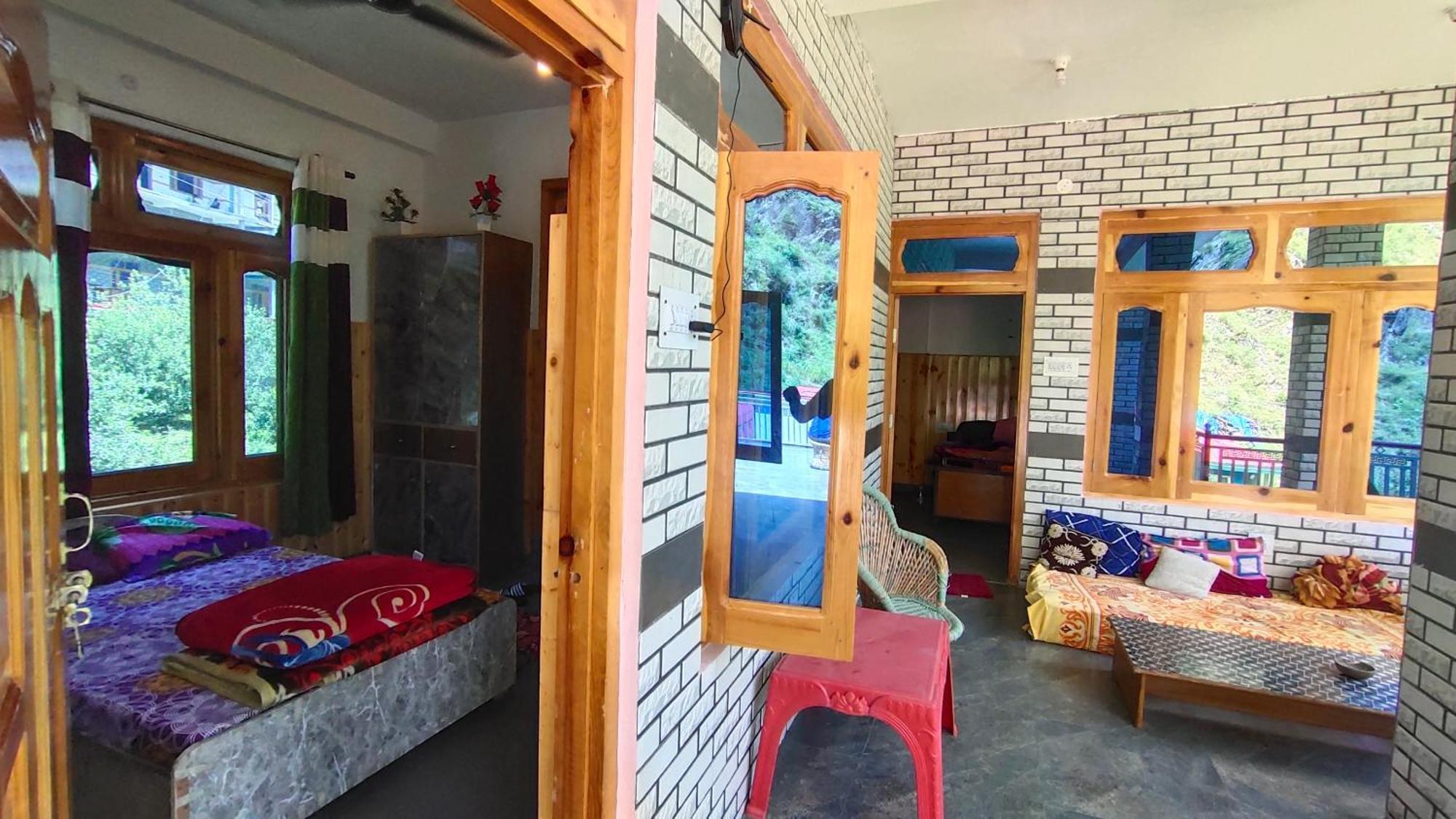 Snow View Guest House Kasol Cameră foto